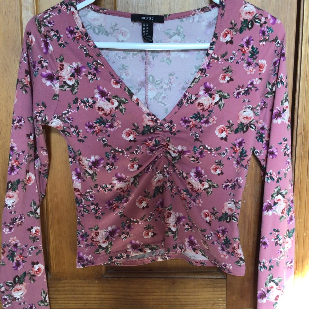 Pink long sleeve floral crop top